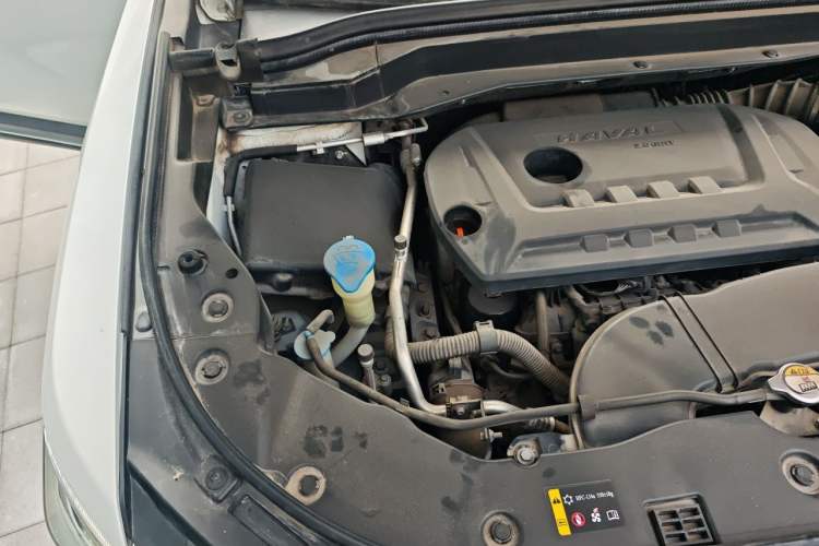 Used Haval H6 2017 Blue Label 2.0T Automatic Two-Wheel Drive Smart Edition Engine Bay Right