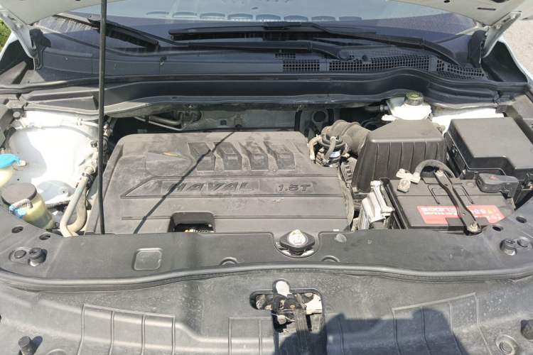 Used Haval H6 2017 Red-Label Sport Edition 1.5T Automatic Two-Wheel Drive Luxury Model Engine Bay