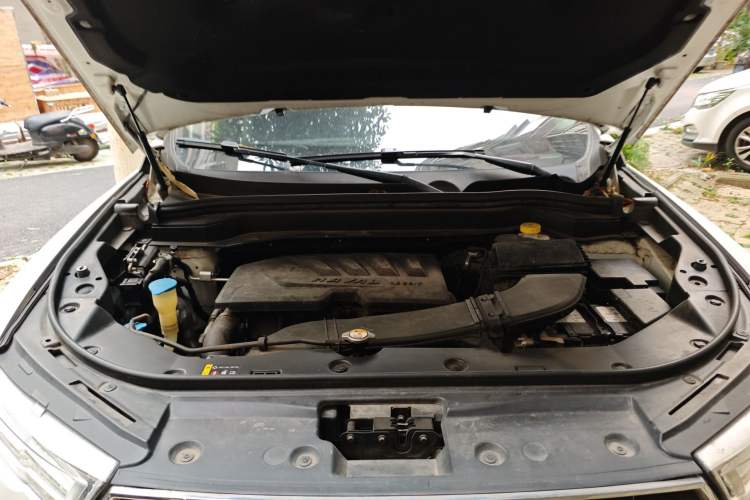 Used Haval H6 2017 Blue Label 1.5T Automatic Two-Wheel Drive ZhiShang Model Engine Bay