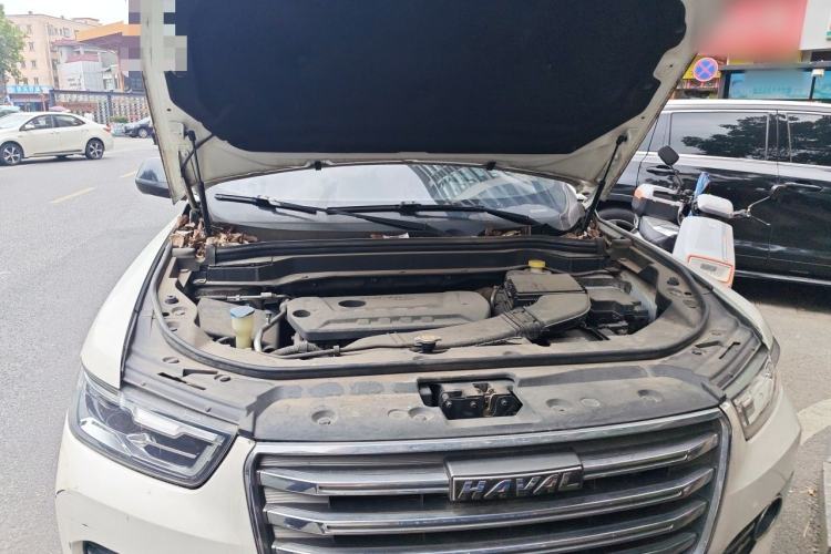 Used Haval H6 2017 Red Label 2.0T Automatic Two-Wheel Drive ZhiShang Model Engine Bay