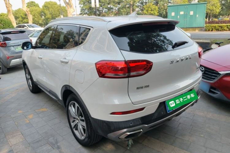 Used Haval H6 2017 Red Label 2.0T Automatic Two-Wheel Drive ZhiShang Model Exterior 2