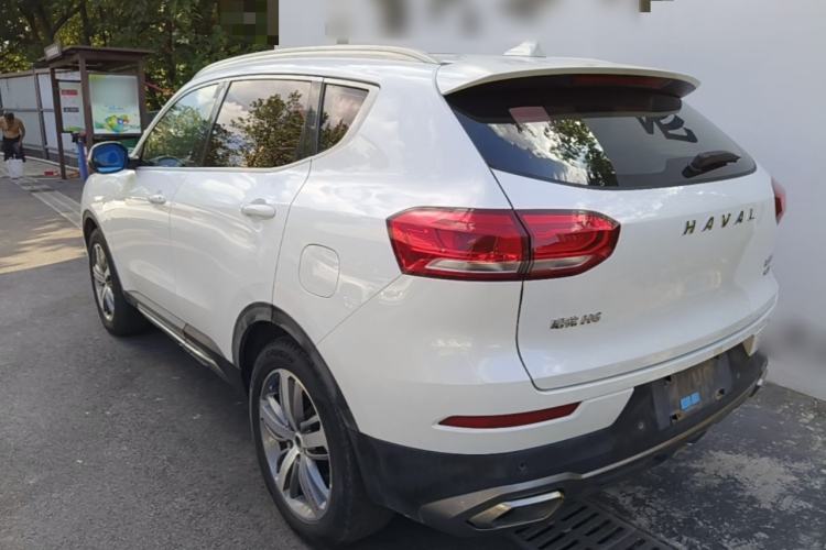 Used Haval H6 2017 Red Label 2.0T Automatic Two-Wheel Drive ZhiShang Model Exterior 2