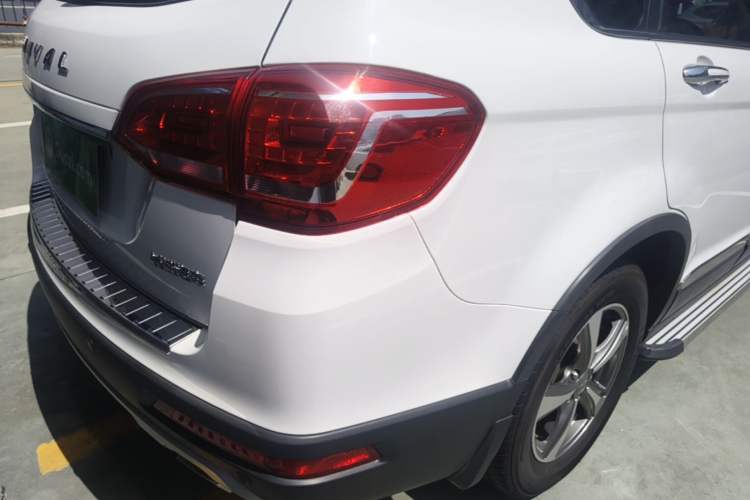 Used Haval H6 2017 Red-Label Sport Edition 1.5T Manual Two-Wheel Drive Elite Model Exterior 3