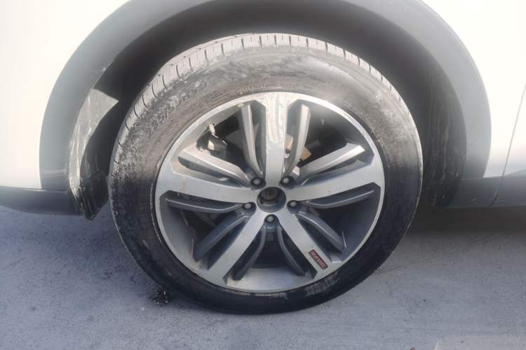 Used Haval H6 2017 Red Label 2.0T Automatic Two-Wheel Drive ZhiShang Model Exterior 3