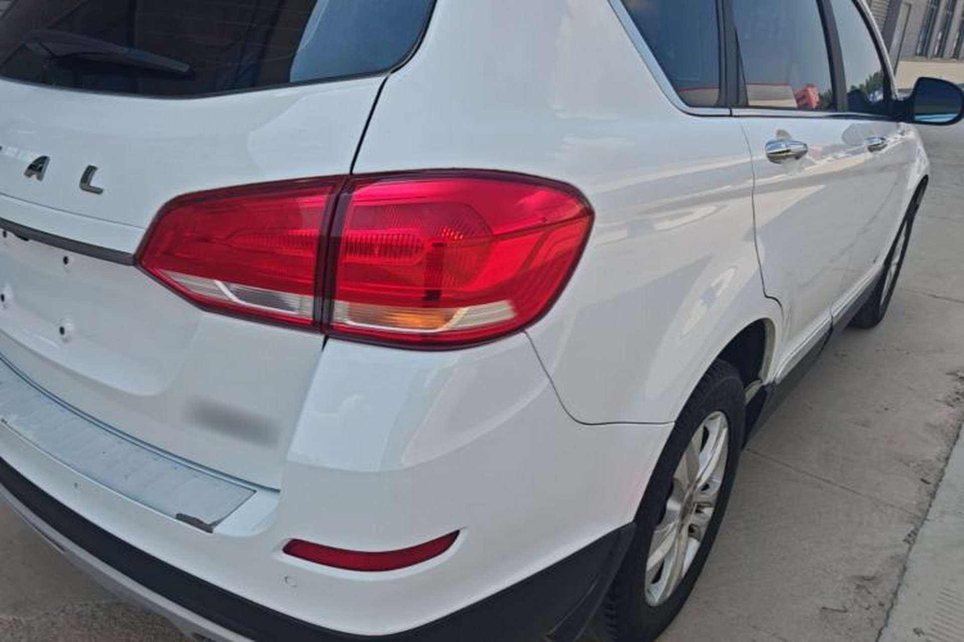 Used Haval H6 2017 Blue Label Sport Edition 1.5T Manual Two-Wheel Drive Elite Model Exterior 3