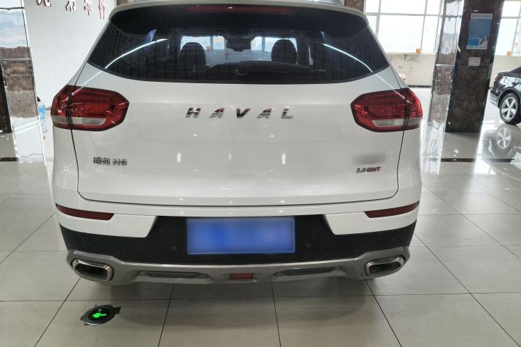 Used Haval H6 2017 Red Label 2.0T Automatic Two-Wheel Drive ZhiShang Model Exterior 4