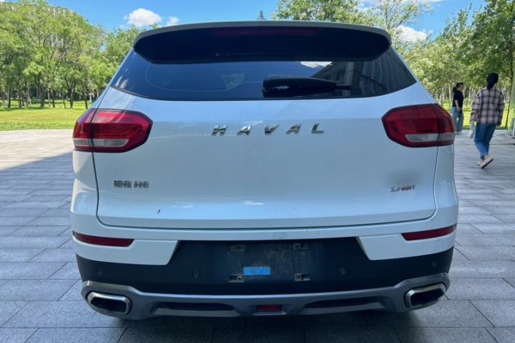 Used Haval H6 2017 Red Label 2.0T Automatic Two-Wheel Drive ZhiShang Model Exterior 4