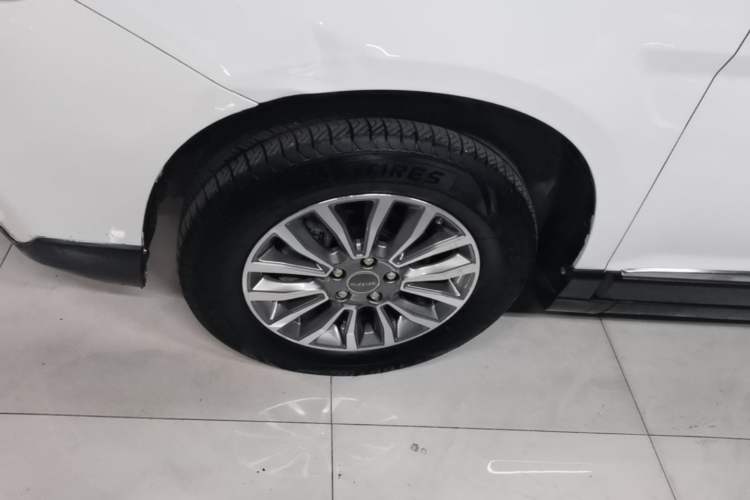 Used Haval H6 2017 Revised Blue-Label Sport Version 1.5T Automatic Two-Wheel Drive Luxury Trim Exterior 4