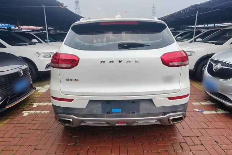 Used Haval H6 2017 Red Label 2.0T Automatic Two-Wheel Drive ZhiShang Model Exterior 4