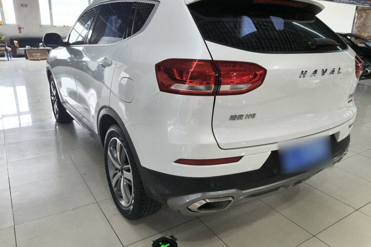 Used Haval H6 2017 Red Label 2.0T Automatic Two-Wheel Drive ZhiShang Model Exterior 5