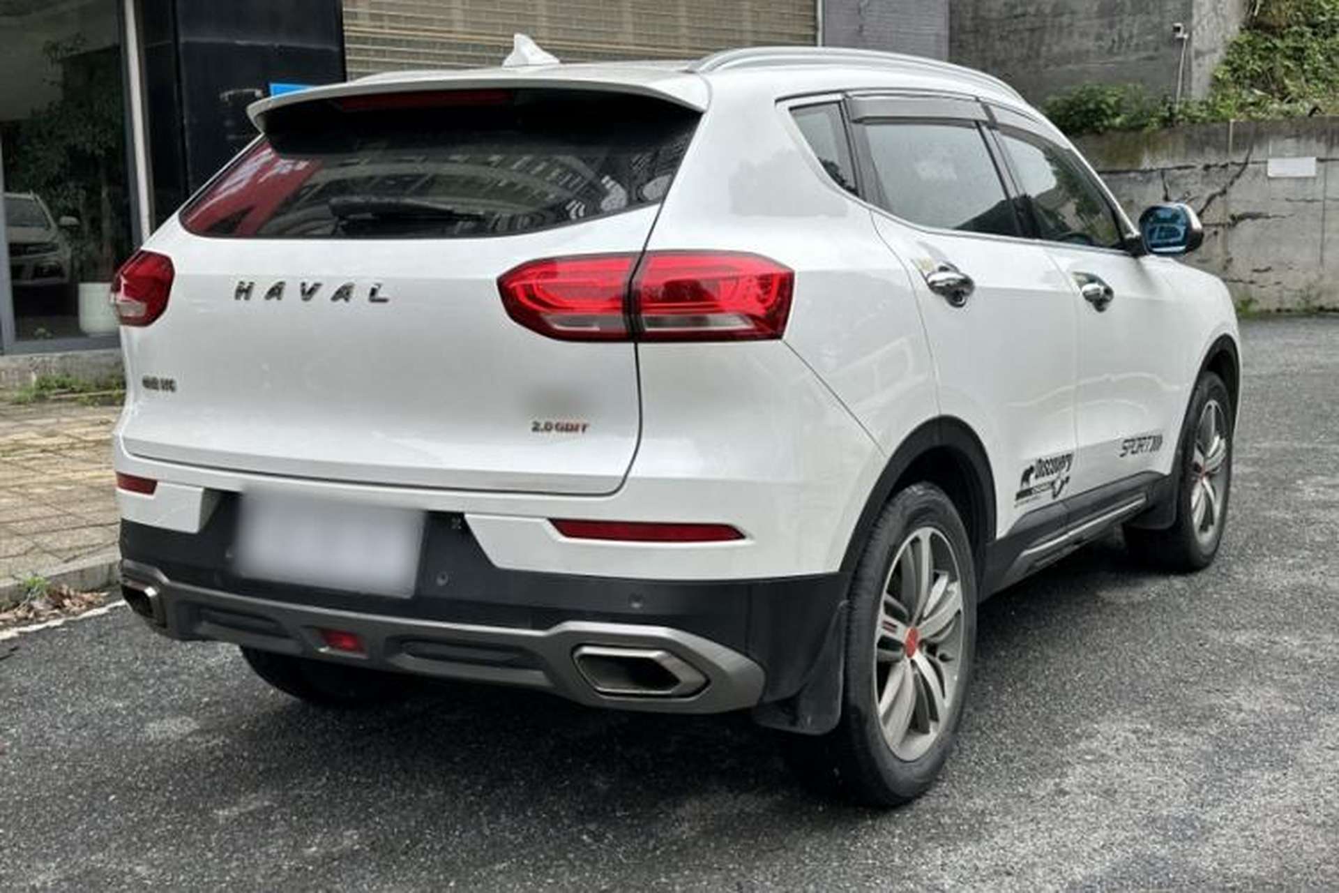 Used Haval H6 2017 Red Label 2.0T Automatic Two-Wheel Drive ZhiShang Model Exterior 5