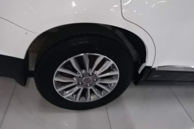 Used Haval H6 2017 Revised Blue-Label Sport Version 1.5T Automatic Two-Wheel Drive Luxury Trim Exterior 5