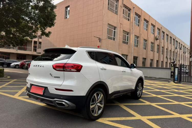 Used Haval H6 2017 Red-Label 1.3T Automatic Two-Wheel Drive ZhiShang Model Exterior 5