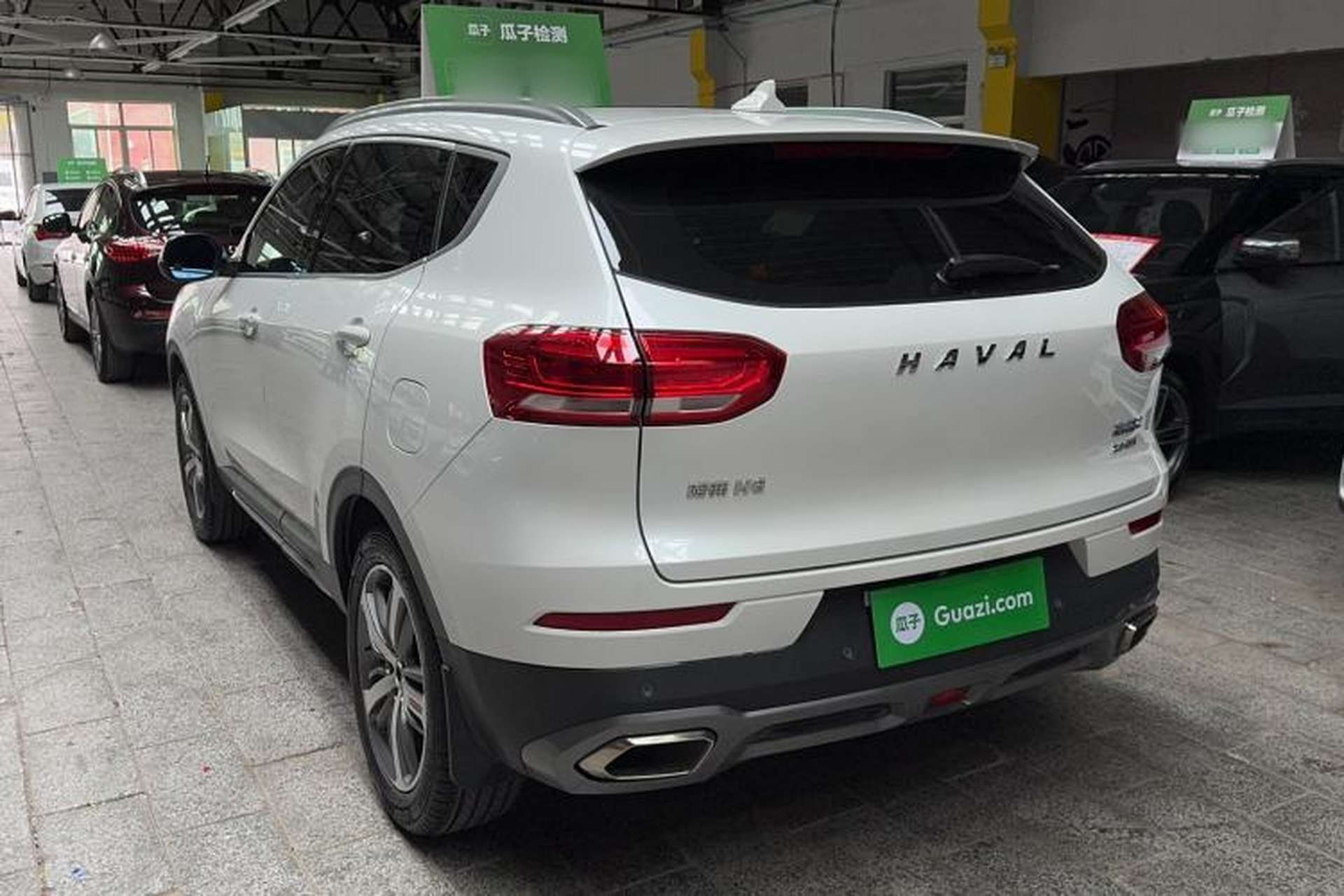 Used Haval H6 2017 Red Label 2.0T Automatic Two-Wheel Drive ZhiShang Model Exterior 6