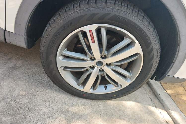 Used Haval H6 2017 Red Label 2.0T Automatic Two-Wheel Drive ZhiShang Model Exterior 7