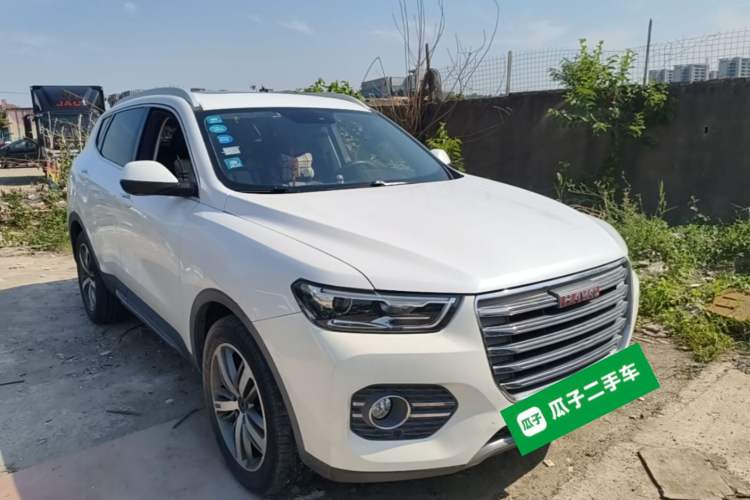 Used Haval H6 2017 Red Label 2.0T Automatic Two-Wheel Drive ZhiShang Model Front Right 45 Deg