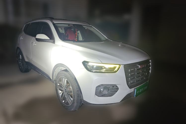 Used Haval H6 2017 Red Label 2.0T Automatic Two-Wheel Drive ZhiShang Model Front Right 45 Deg