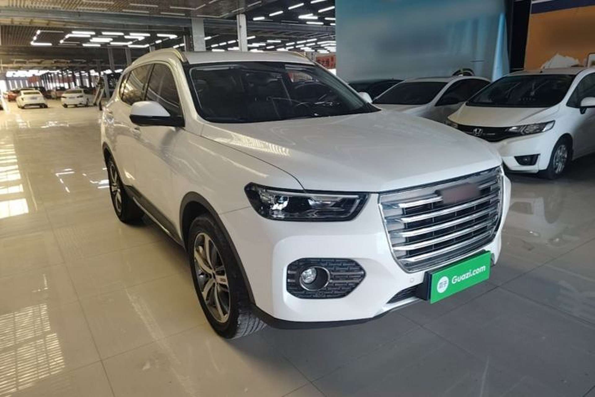 Used Haval H6 2017 Red Label 2.0T Automatic Two-Wheel Drive ZhiShang Model Front Right 45 Deg