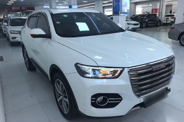 Used Haval H6 2017 Red Label 2.0T Automatic Two-Wheel Drive ZhiShang Model Front Right 45 Deg