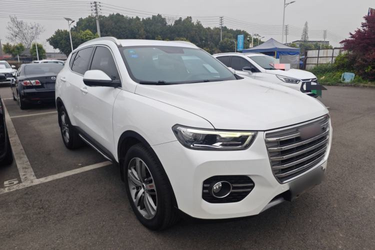 Used Haval H6 2017 Red Label 2.0T Automatic Two-Wheel Drive ZhiShang Model Front Right 45 Deg