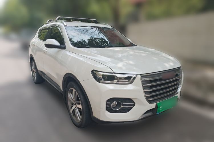 Used Haval H6 2017 Red Label 2.0T Automatic Two-Wheel Drive ZhiShang Model Front Right 45 Deg
