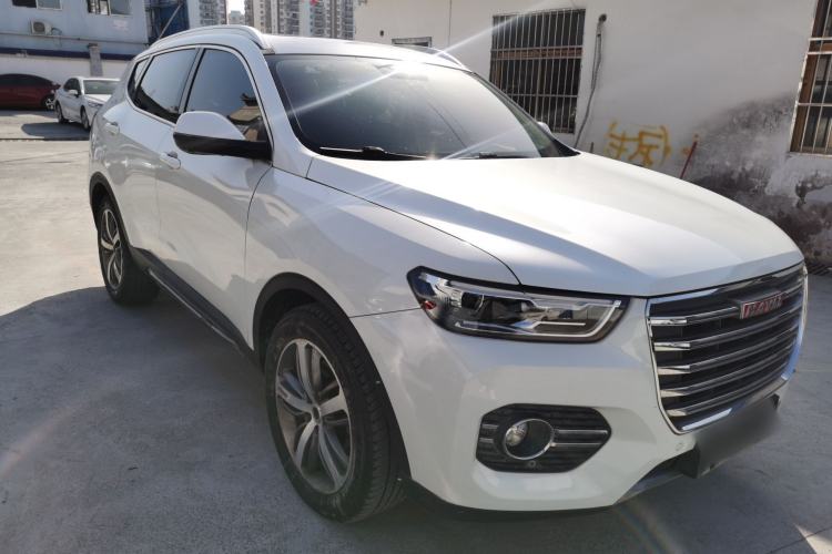 Used Haval H6 2017 Red Label 2.0T Automatic Two-Wheel Drive ZhiShang Model Front Right 45 Deg