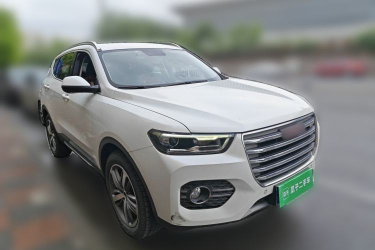 Used Haval H6 2017 Red Label 2.0T Automatic Two-Wheel Drive ZhiShang Model Front Right 45 Deg