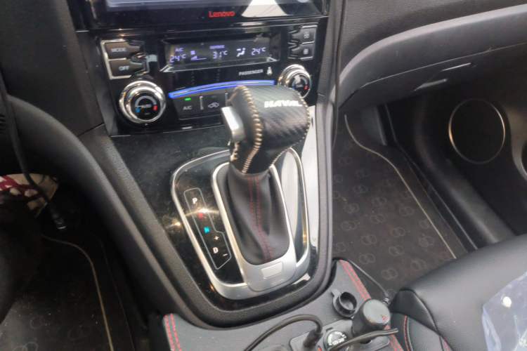 Used Haval H6 2017 Classic Edition 1.5T Automatic Two-Wheel Drive Elite Model Gear Lever