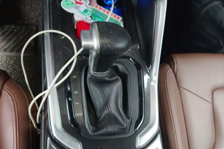Used Haval H6 2017 Blue Label 1.5T Automatic Two-Wheel Drive ZhiShang Model Gear Lever