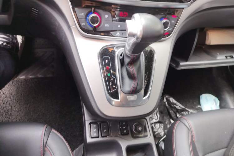 Used Haval H6 2017 Red-Label Sport Edition 1.5T Automatic Two-Wheel Drive Luxury Model Gear Lever