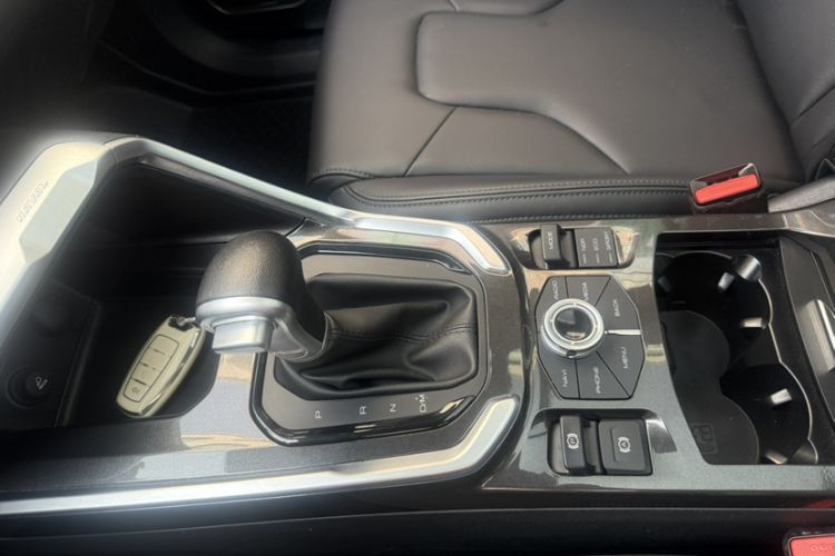 Used Haval H6 2017 Red-Label 1.5T Automatic Two-Wheel Drive Smart Edition Gear Lever