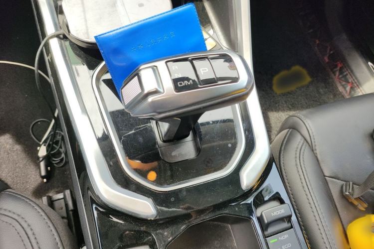 Used Haval H6 2017 Red-Label 1.3T Automatic Two-Wheel Drive Fashion Edition Gear Lever