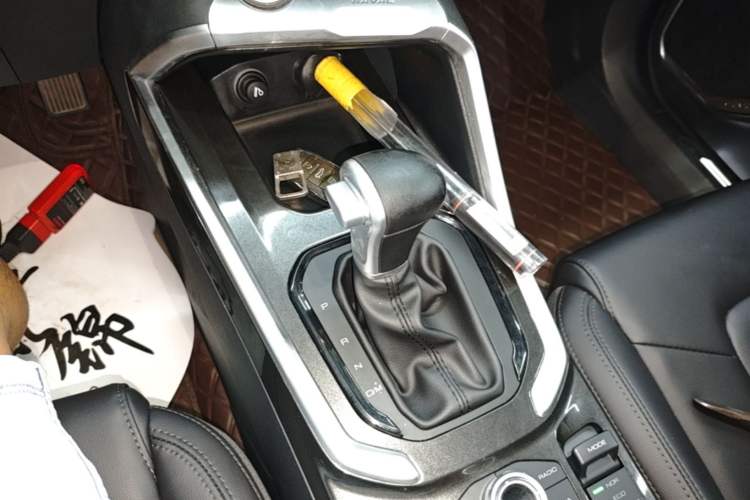 Used Haval H6 2017 Blue Label 1.5T Automatic Two-Wheel Drive ZhiShang Model Gear Lever