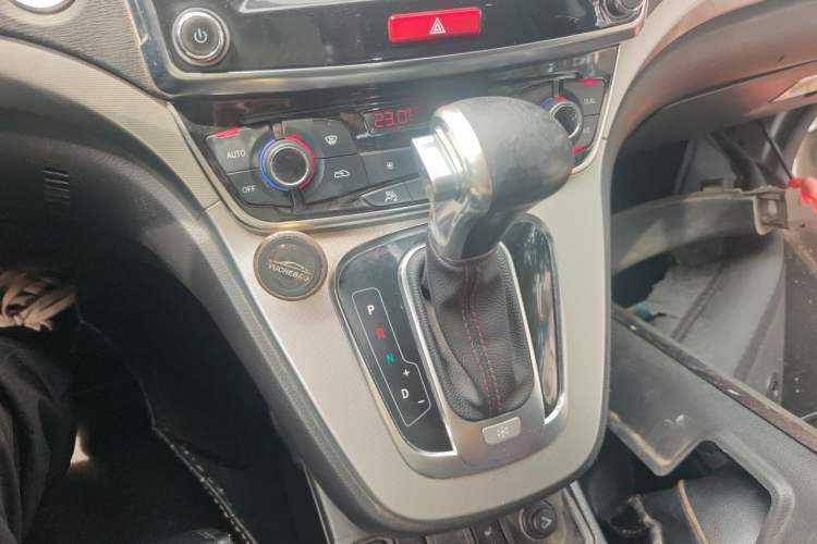 Used Haval H6 2017 Red-Label Sport Edition 1.5T Automatic Two-Wheel Drive Luxury Model Gear Lever