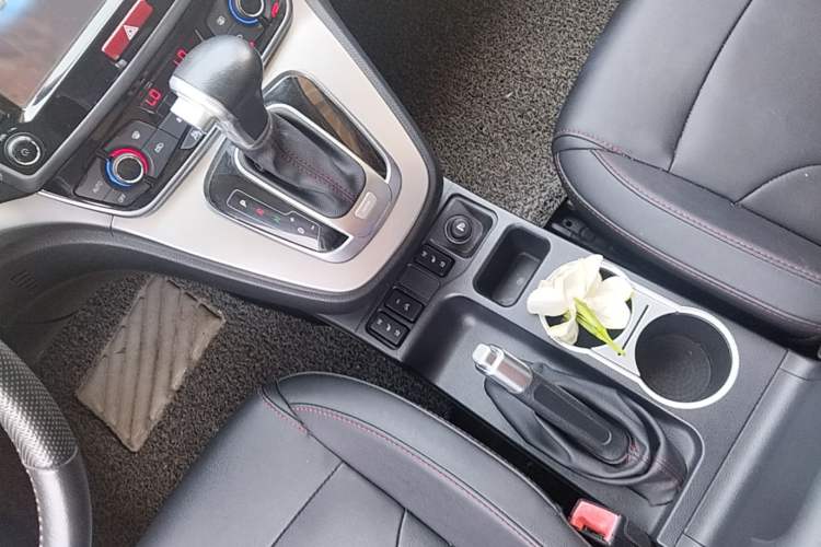 Used Haval H6 2017 Restyled Red-Label Sport Version 1.5T Automatic Two-Wheel Drive Luxury Trim Gear Lever