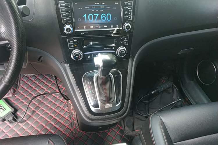 Used Haval H6 2017 Classic Edition 1.5T Automatic Two-Wheel Drive Urban Model Gear Lever