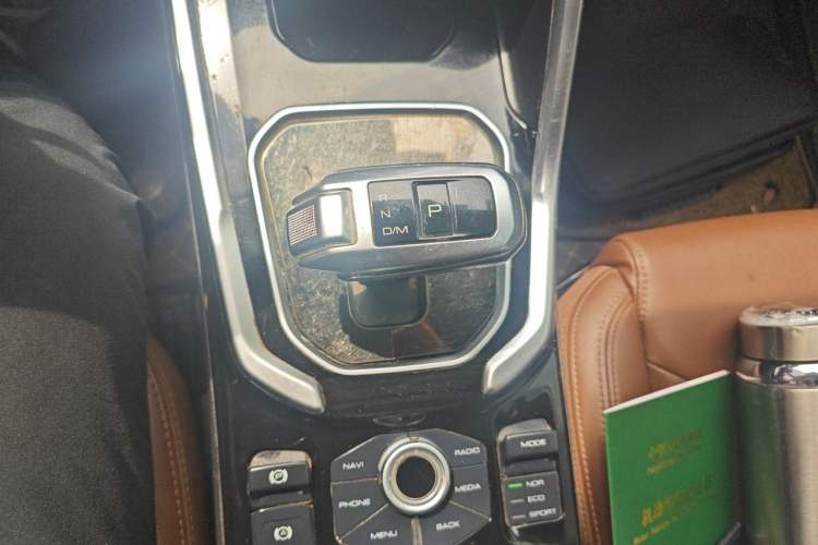 Used Haval H6 2017 Red Label 2.0T Automatic Two-Wheel Drive ZhiShang Model Gear Lever