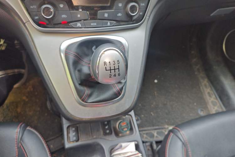 Used Haval H6 2017 Blue Label Sport Edition 1.5T Manual Two-Wheel Drive Elite Model Gear Lever