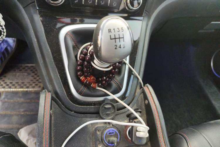 Used Haval H6 2017 Classic Edition 1.5T Manual Two-Wheel Drive Value Model Gear Lever