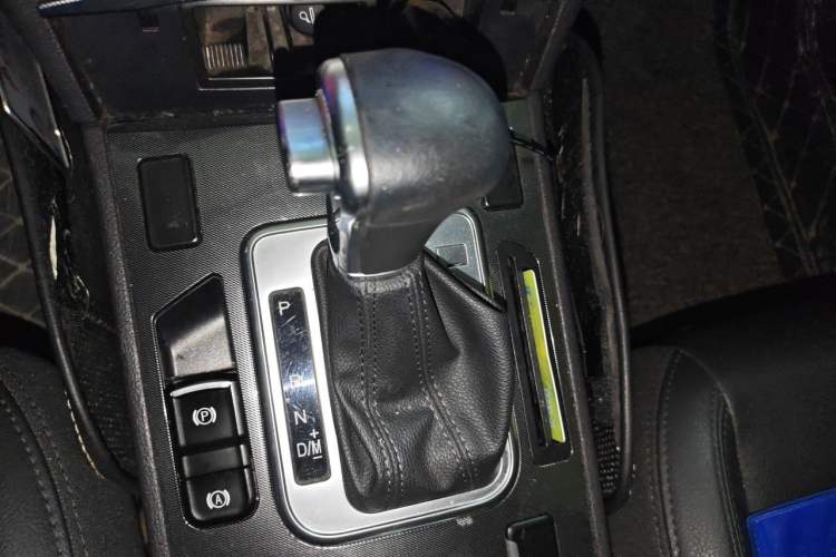 Used Haval H6 2017 Blue Label Sport Edition 1.5T Automatic Two-Wheel Drive Luxury Model Gear Lever