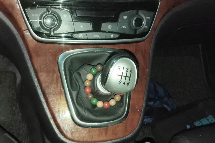 Used Haval H6 2017 Red-Label Sport Edition 1.5T Manual Two-Wheel Drive Elite Model Gear Lever