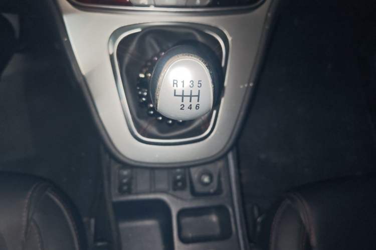 Used Haval H6 2017 Blue Label Sport Edition 1.5T Manual Two-Wheel Drive Elite Model Gear Lever