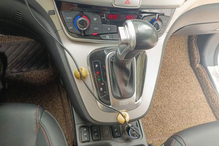Used Haval H6 2017 Blue Label Sport Edition 1.5T Automatic Two-Wheel Drive Luxury Model Gear Lever