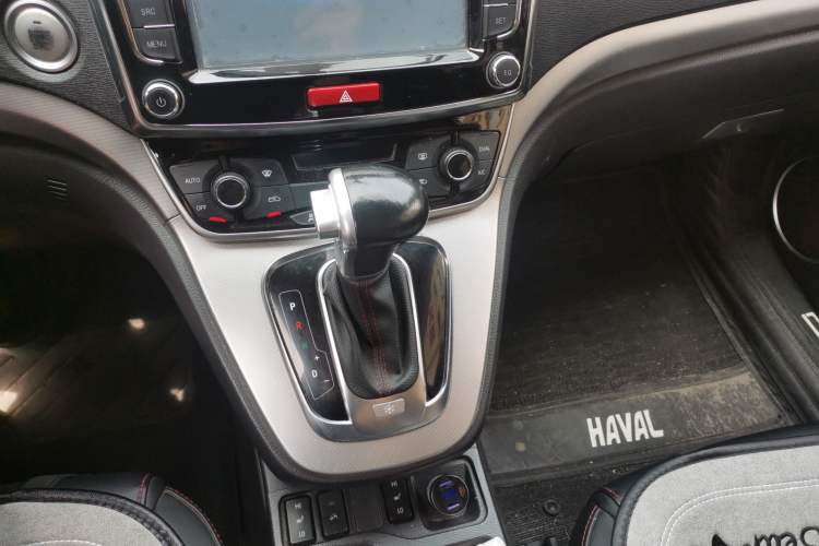 Used Haval H6 2017 Red-Label Sport Edition 1.5T Automatic Two-Wheel Drive Luxury Model Gear Lever