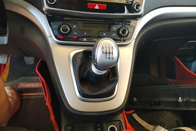 Used Haval H6 2017 Blue Label Sport Edition 1.5T Manual Two-Wheel Drive Elite Model Gear Lever