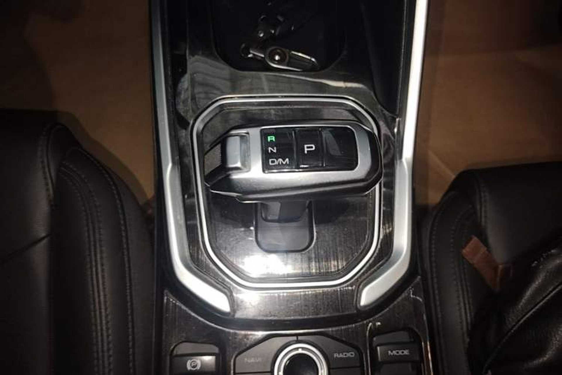 Used Haval H6 2017 Red Label 2.0T Automatic Two-Wheel Drive ZhiShang Model Gear Lever