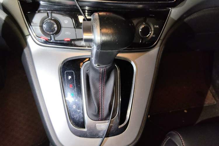 Used Haval H6 2017 Red-Label Sport Edition 1.5T Automatic Two-Wheel Drive Luxury Model Gear Lever
