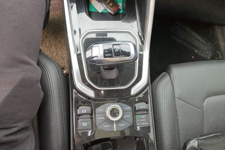 Used Haval H6 2017 Blue Label 2.0T Automatic Two-Wheel Drive Smart Edition Gear Lever