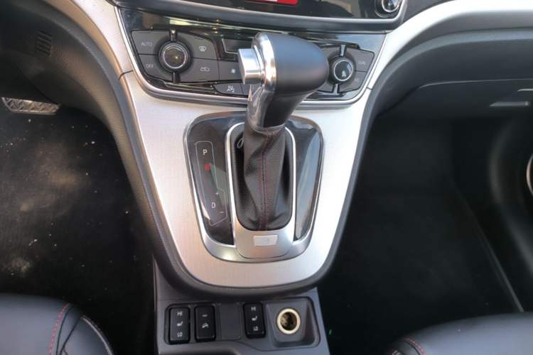 Used Haval H6 2017 Red-Label Sport Edition 1.5T Automatic Two-Wheel Drive Luxury Model Gear Lever