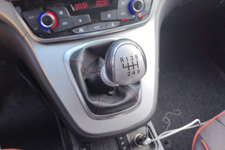Used Haval H6 2017 Blue Label Sport Edition 1.5T Manual 4x4 Elite Model Gear Lever